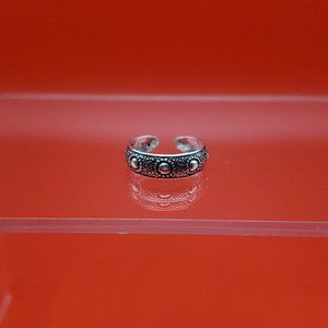 Size 4.25 925 Sterling Silver Cool Pattern Toe Ring